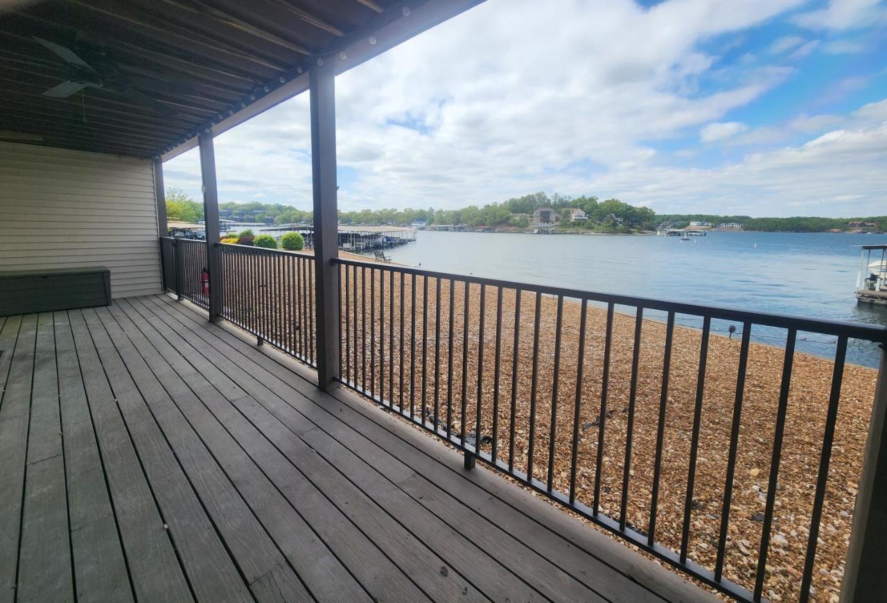 Lakefront Condo With A View Osage Beach Εξωτερικό φωτογραφία