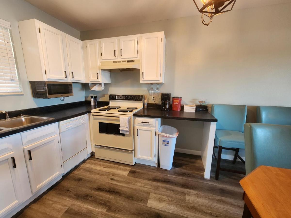 Lakefront Condo With A View Osage Beach Εξωτερικό φωτογραφία
