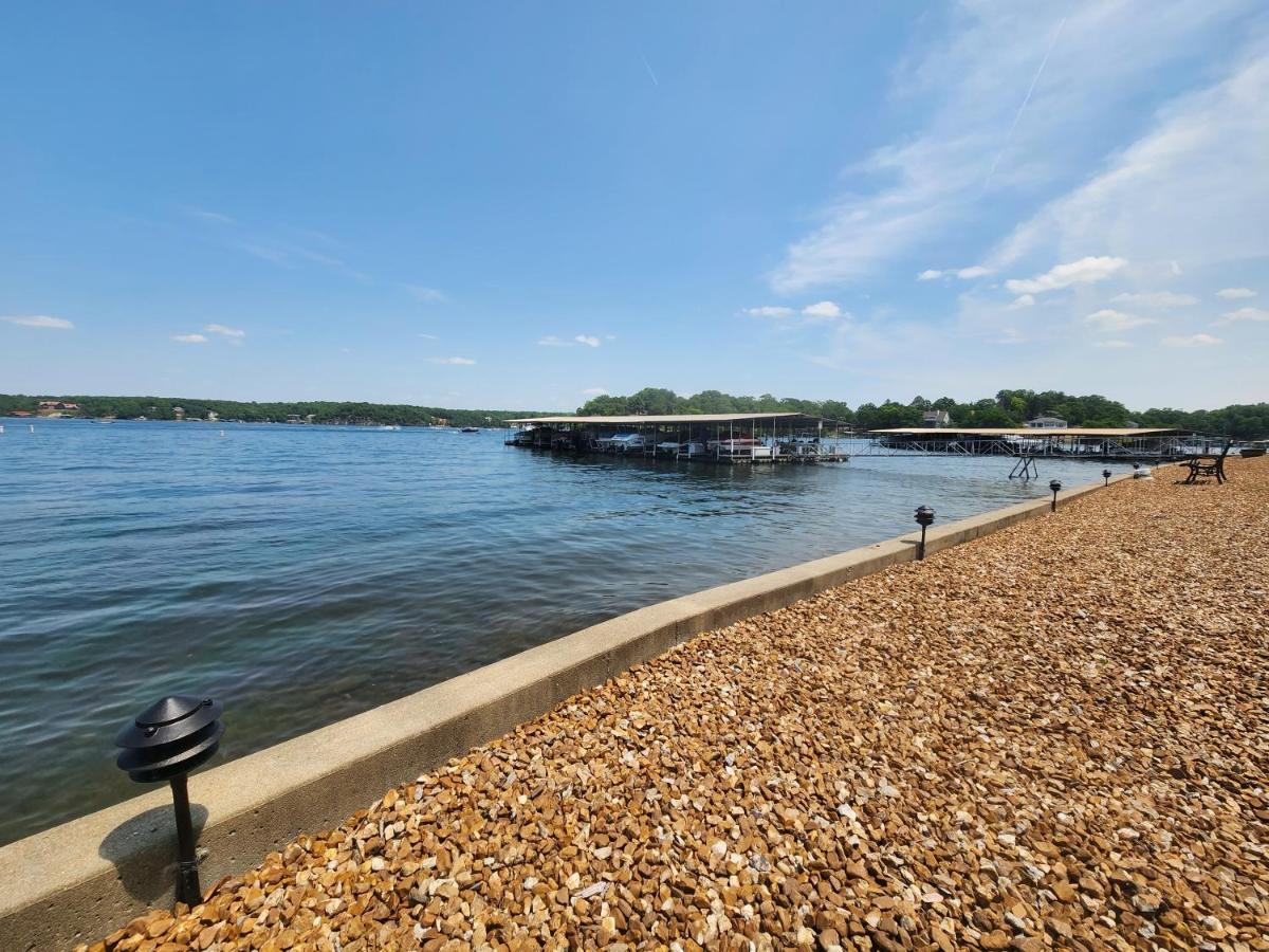 Lakefront Condo With A View Osage Beach Εξωτερικό φωτογραφία