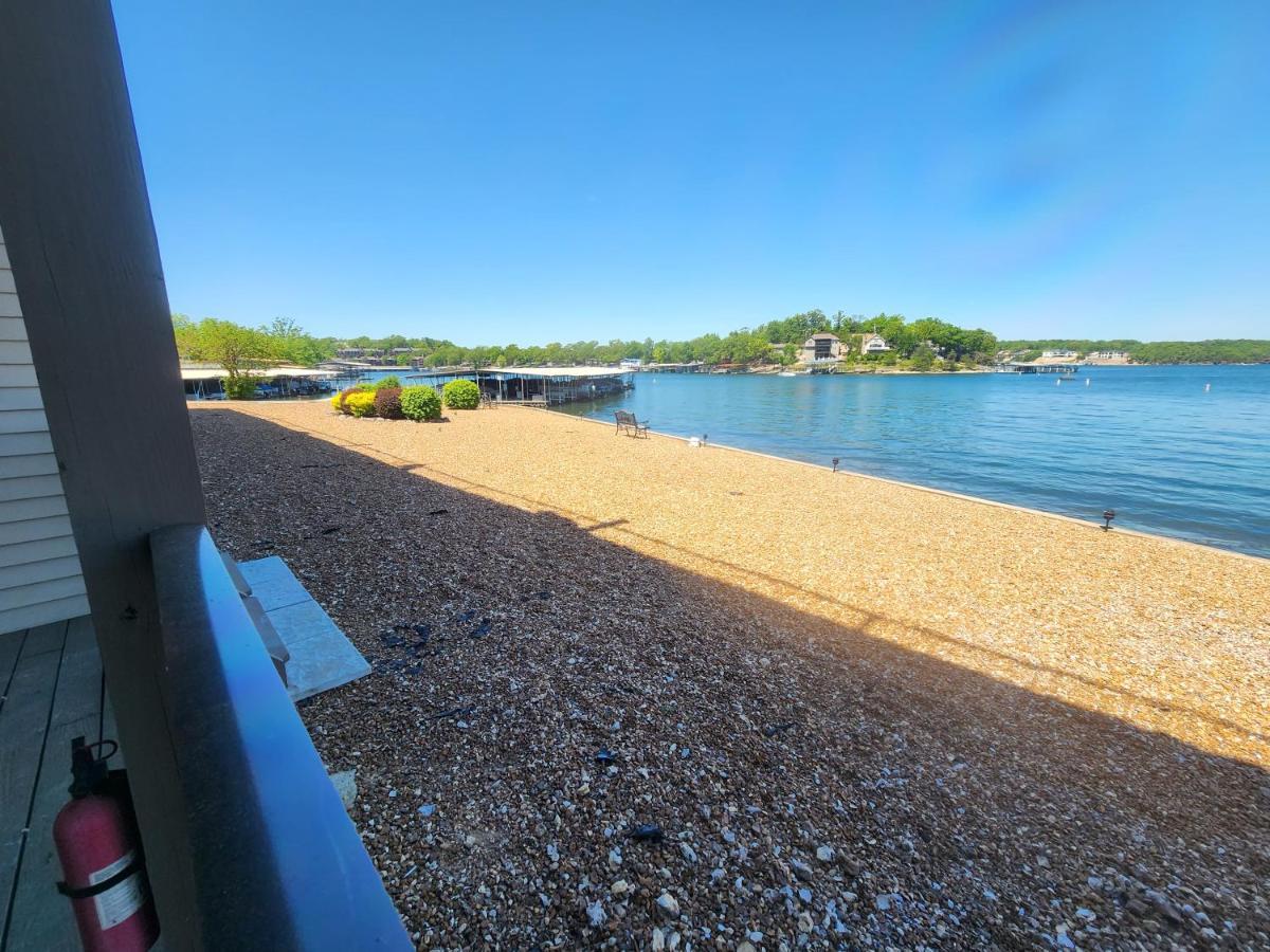 Lakefront Condo With A View Osage Beach Εξωτερικό φωτογραφία