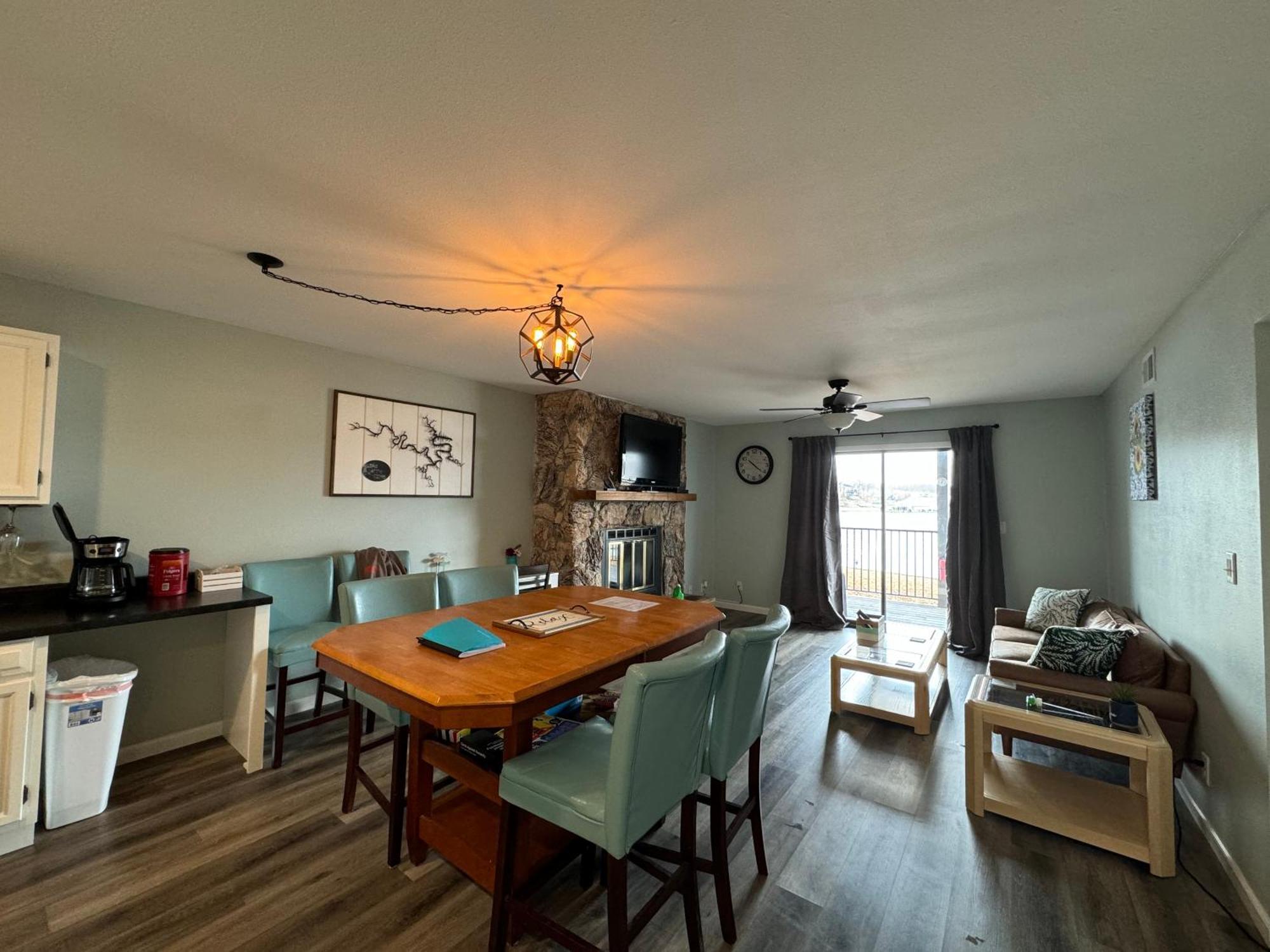 Lakefront Condo With A View Osage Beach Εξωτερικό φωτογραφία
