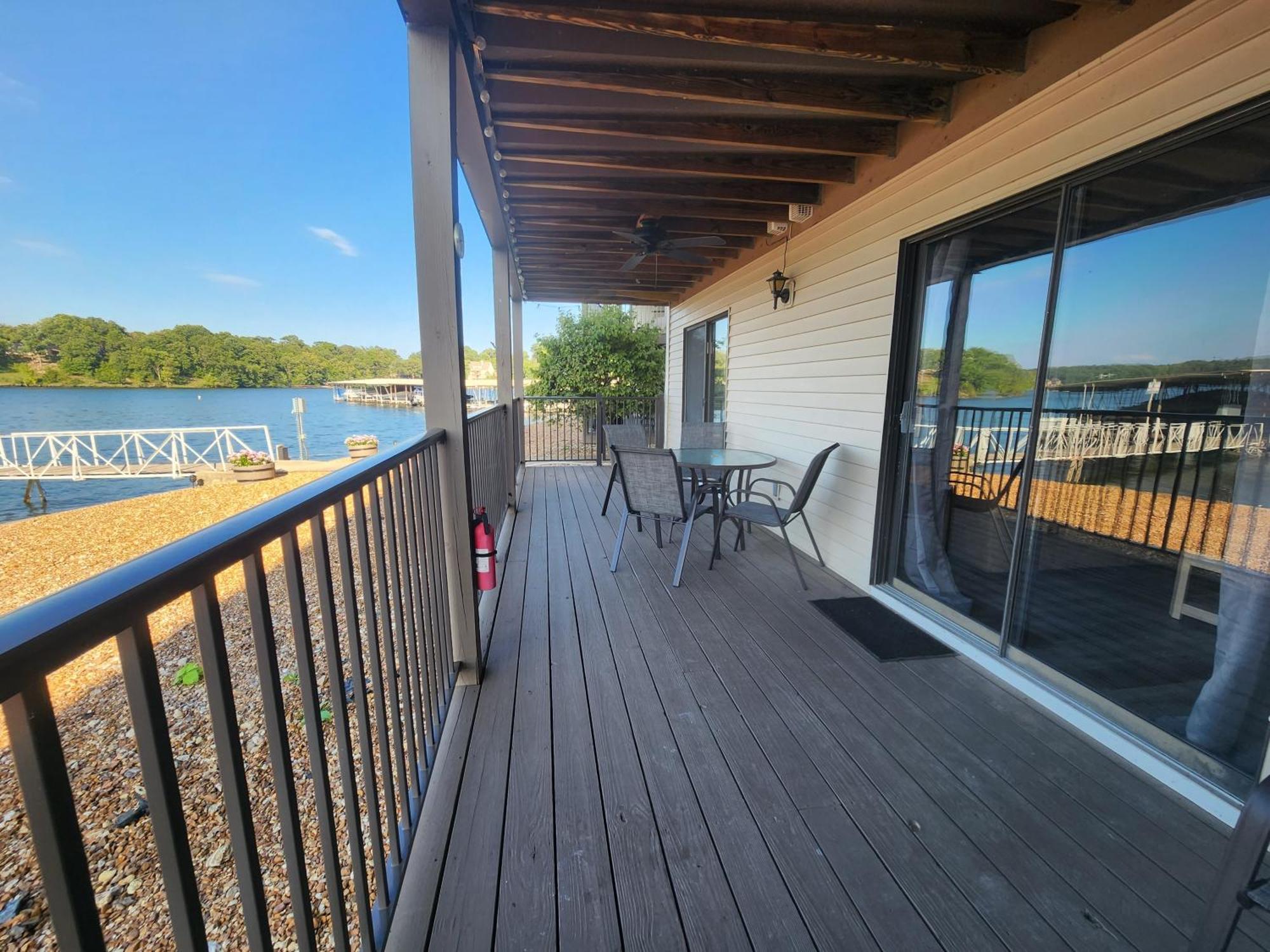 Lakefront Condo With A View Osage Beach Εξωτερικό φωτογραφία