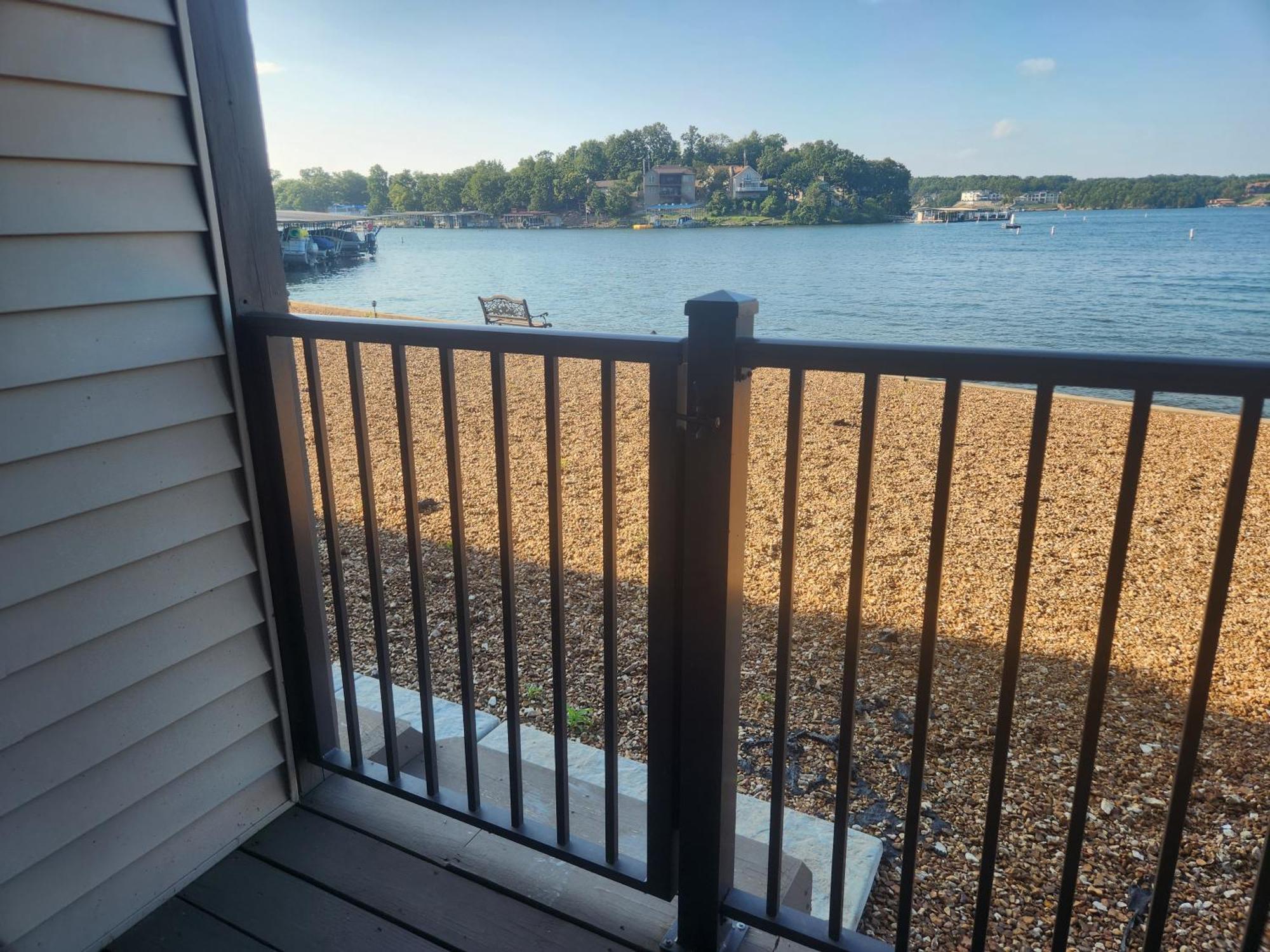 Lakefront Condo With A View Osage Beach Εξωτερικό φωτογραφία